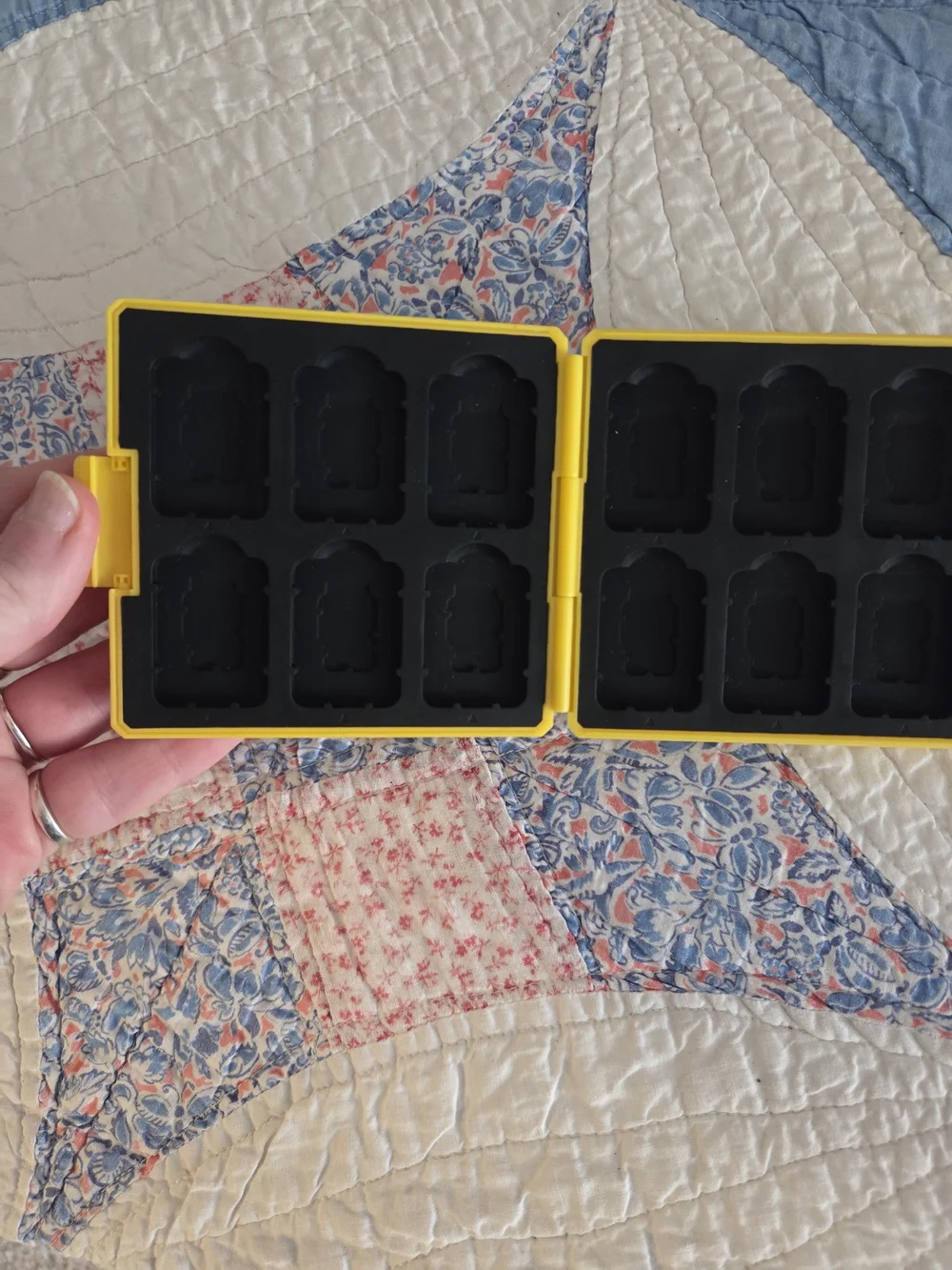 12 Slot Mario Bros Question Box Themed Game Case for Nintendo Switch Game Cards